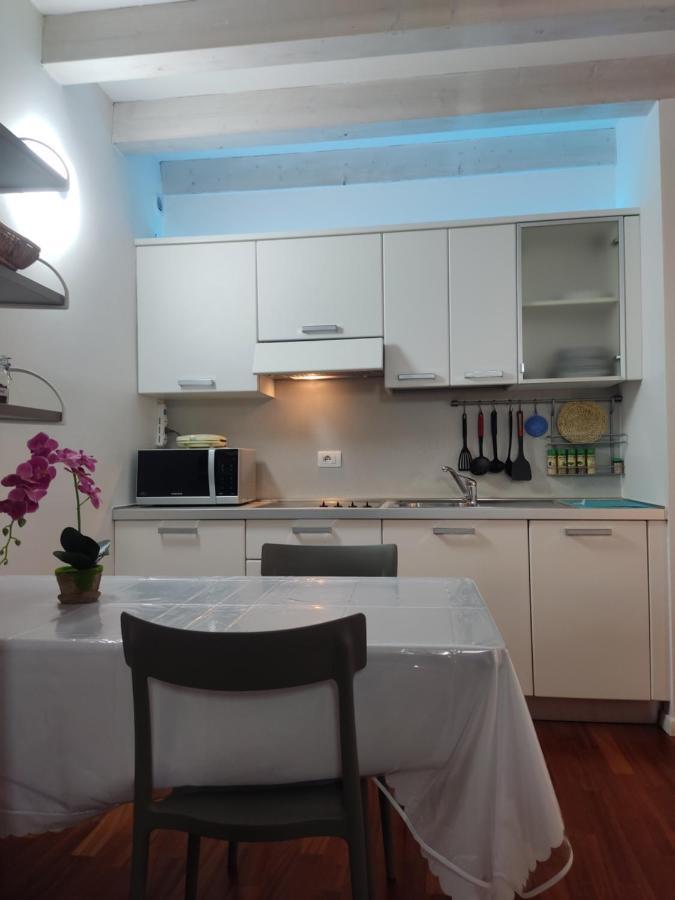 Jennifer House. Trento Luaran gambar